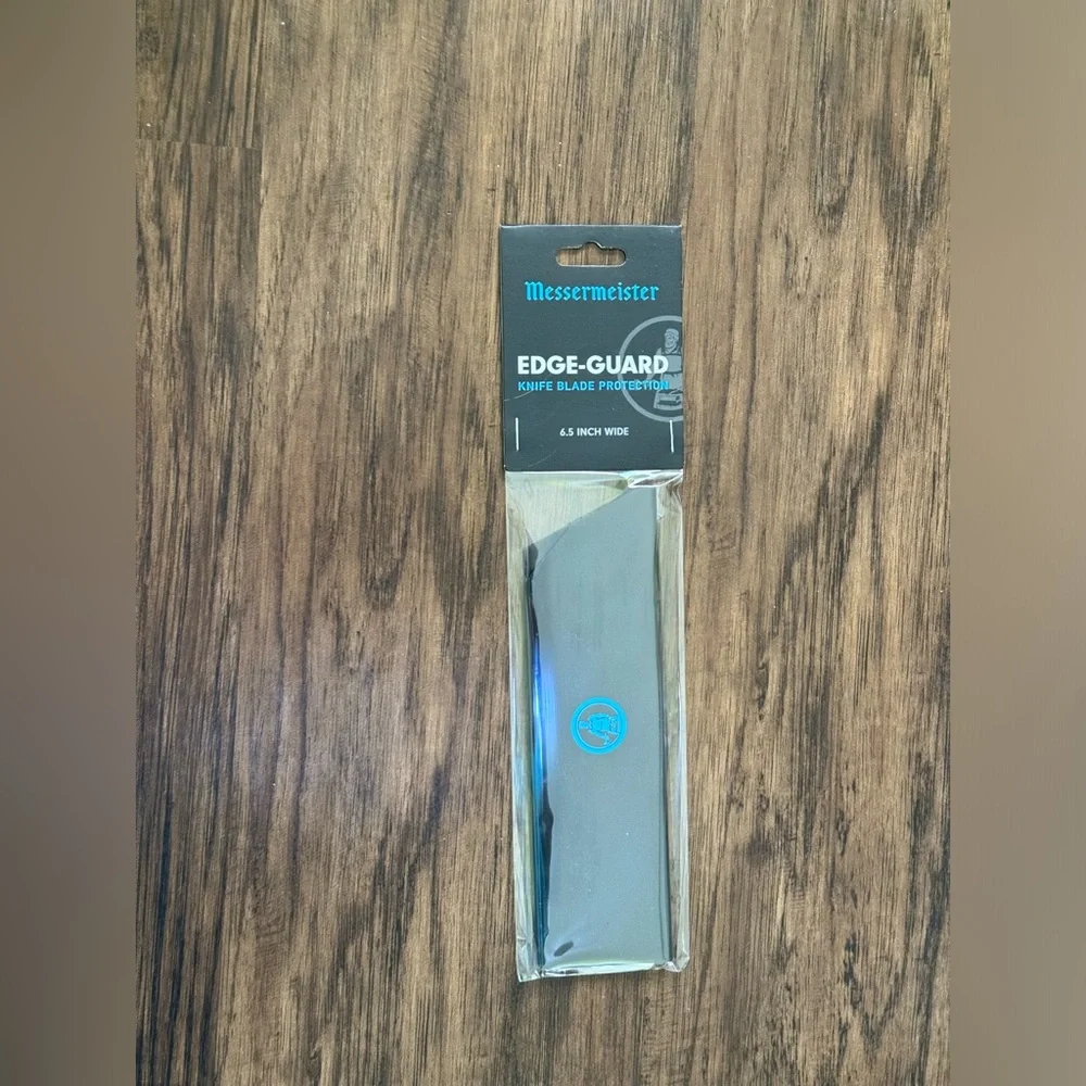 Sur La table Messermeister Plastic Blade Guards size 2 by 6